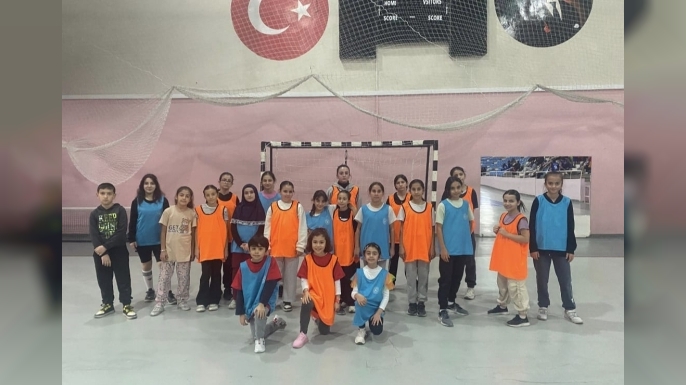 Minikler ve gençler spor salonlarını doldurdu