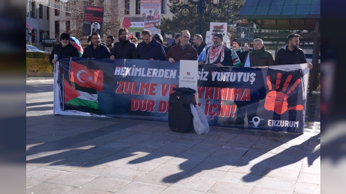 Sağlıkçıların Gazze için sessiz yürüyüşü devam ediyor