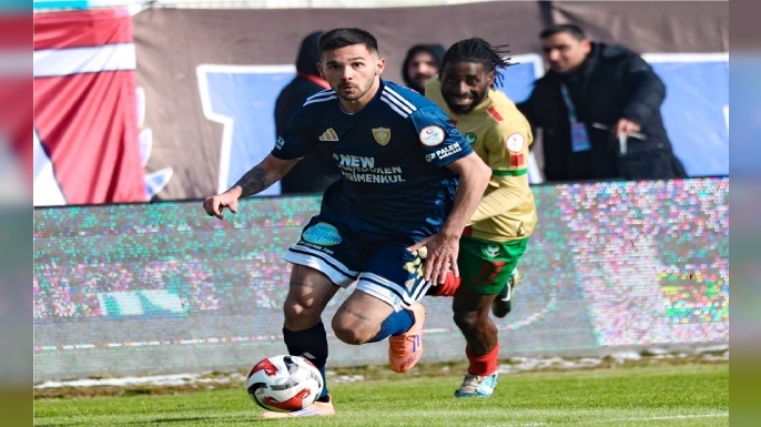 Dadaş sahada futbol ve efendilik dersi verdi
