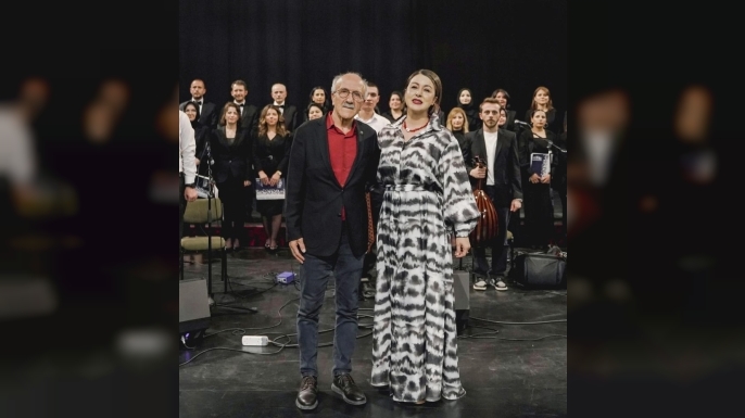 Erzurum’da renkler köprüsü: Baba ve kız aynı sahnede