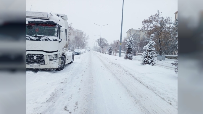 Erzurum ve bölgede kış şartları etkisini artırıyor