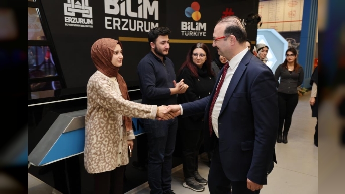 Rektör Hacımüftüoğlu’ndan Bilim Erzurum’a ziyaret: "Gelecek vizyonumuz gençlerimizin hayalleriyle güçleniyor"