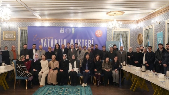 "Erzurum Yazarlık Mektebi" mezunlarını verdi
