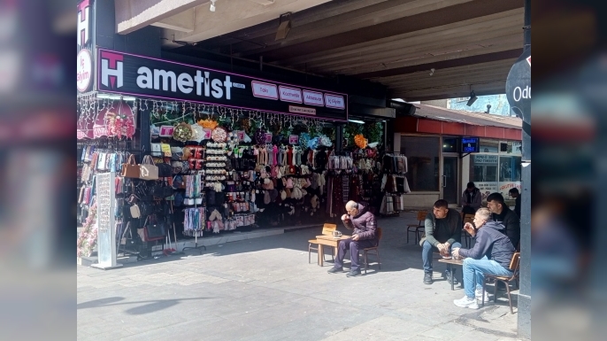 Güneş yüzünü gösterdi, Erzurumlu sokağa akın etti