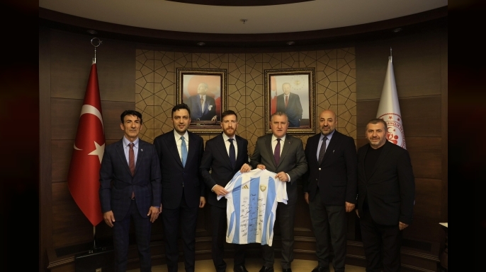 Erzurumspor yönetiminden Bakan Bak’a ziyaret