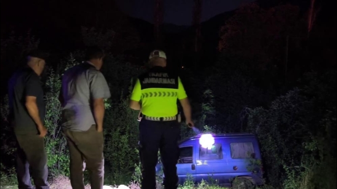 Freni patlayan araç bahçeye uçtu, sürücü yaralandı