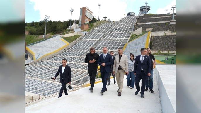 Küçükoğlu spor yatırımlarını yerinde inceledi