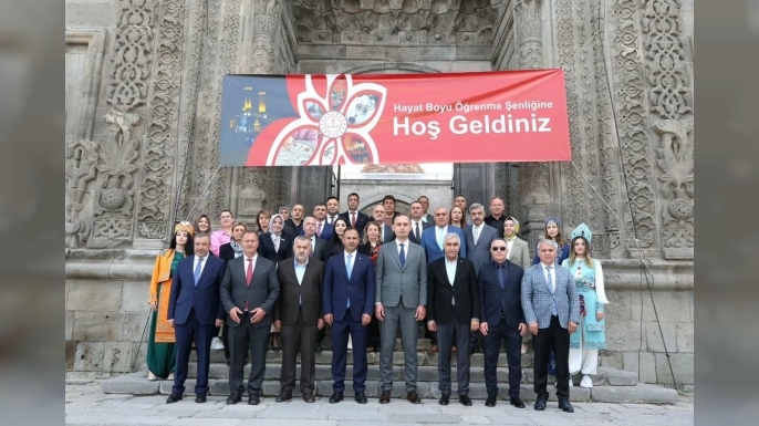 Tarihi medresede hayat boyu öğrenme şenliği