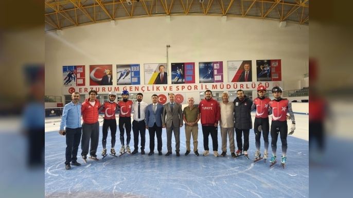 İl Müdürü Levent Çakmur Millilerin kampını ziyaret etti