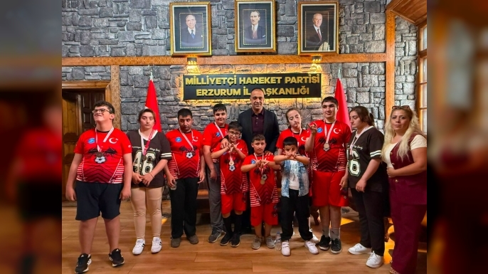 Madalyalı özel sporculardan Yurdagül’e anlamlı ziyaret