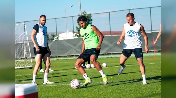Yeni sezon öncesi Erzurumspor'da çifte mesai