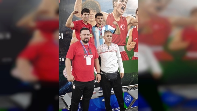 Yasin Kanbur, Erzurum’u gururlandırdı
