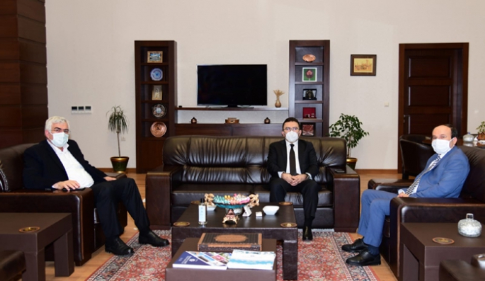 Altınok ve Öz’den Rektör Çakmak’a ziyaret