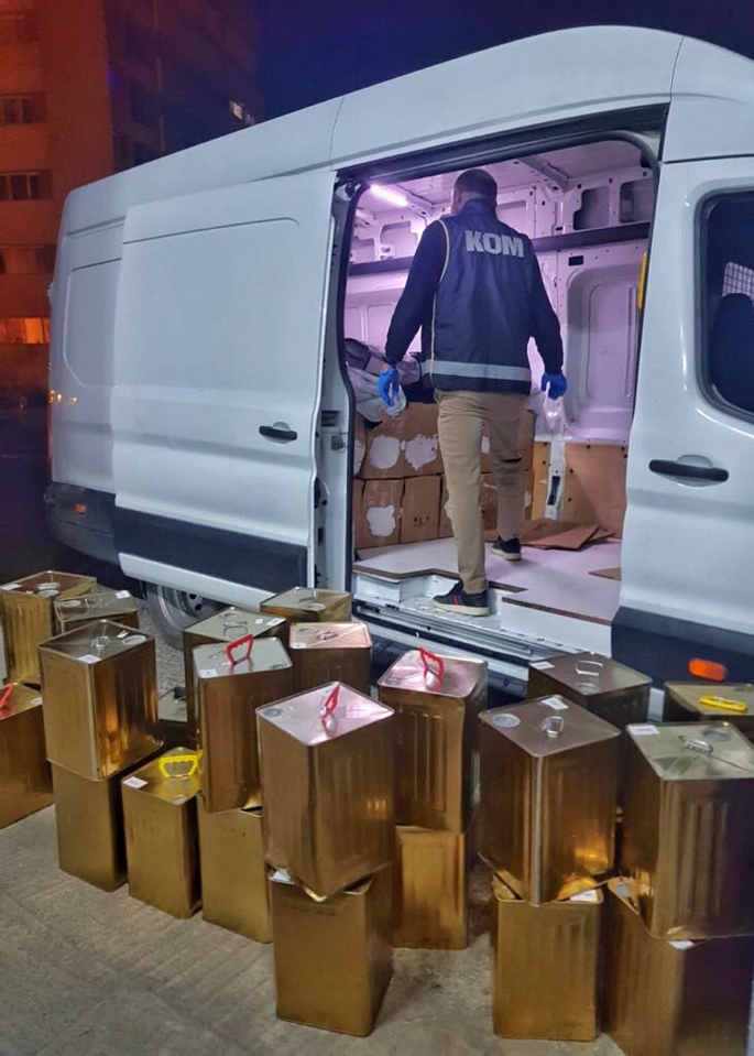 Ardahan’da 2 bin 800 kilo sahte bal ele geçirildi