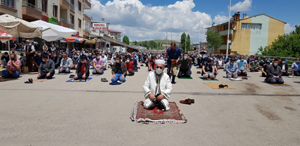 Aşkale, cuma namazına akın etti