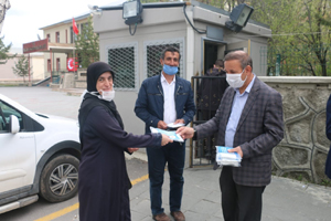 Aşkale’de 4 bin maske dağıtımı yapıldı