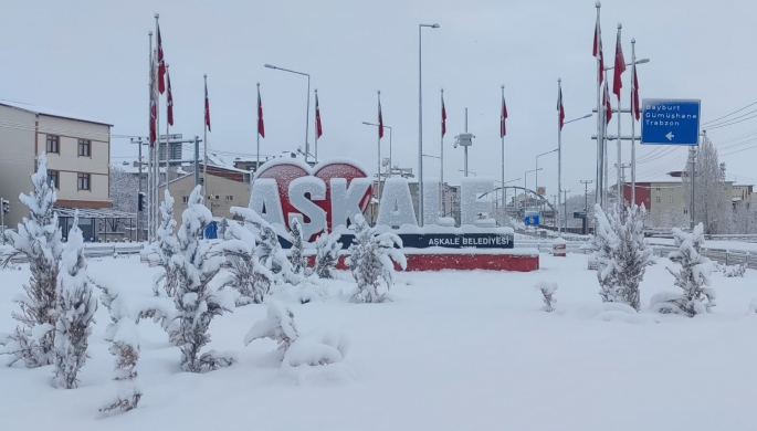 Aşkale’de kartpostallık kar görüntüleri