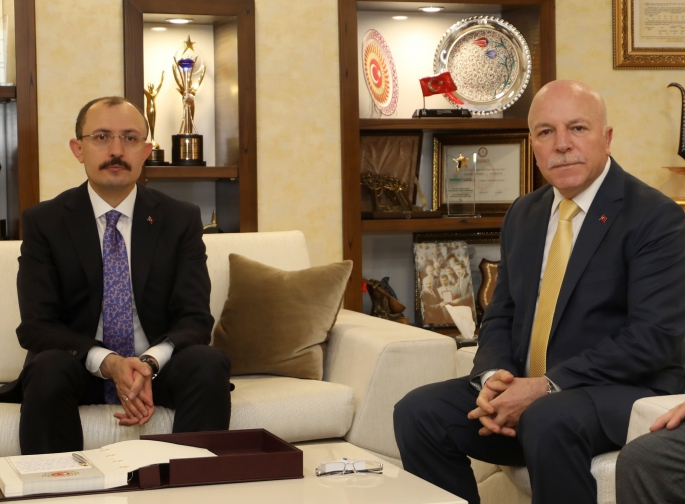 Bakan Muş’tan, Başkan Sekmen’e tecrübe ve yatırım övgüsü