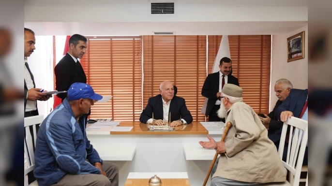 Başkan Sekmen Vatandaşların Taleplerini Dinledi