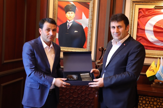 Başkan Yaşar, Muhtarları unutmadı
