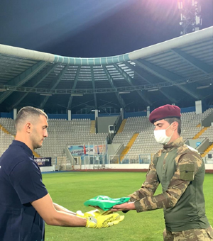 BB Erzurumspor yeni sezon formalarını polis, jandarma ve sağlık ekiplerine hediye ederek tanıttı