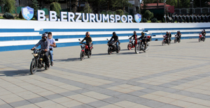 Bisiklet ve Motor tutkunlarından, Yunanistan ve Fransa’ya tepki