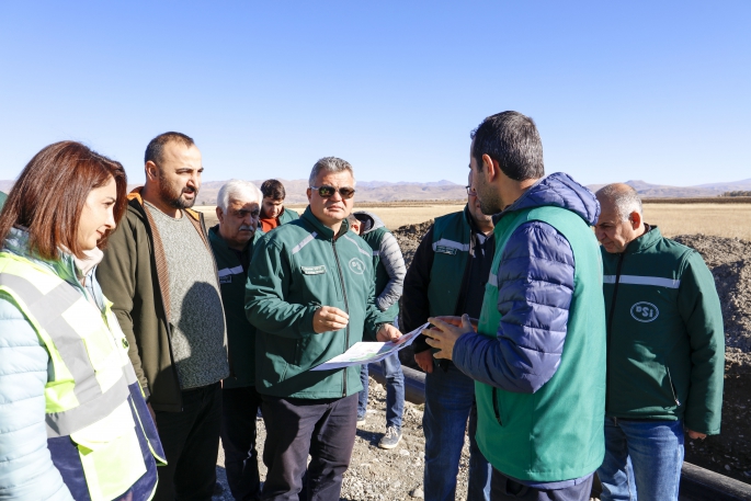 Bölge Müdürü Yavuz; Ağrı Yazıcı sulaması 2 kısım inşaatında ve derecek barajında incelemelerde bulundu