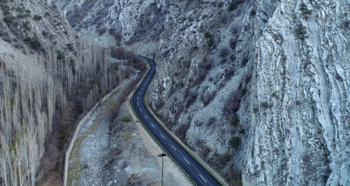 Büyükşehir kırsaldaki ulaşım ağını güçlendirmeye devam ediyor