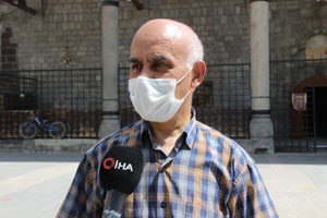 Cami ve Minaresi birbirinden ayrı olan tarihi yapı dikkatleri üzerine çekiyor