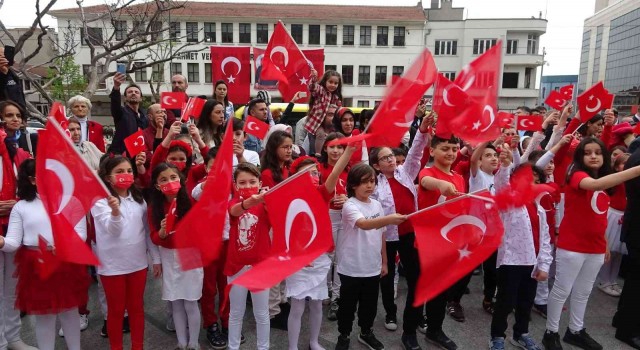 ÇOCUKLAR COŞKUYLA KUTLADILAR