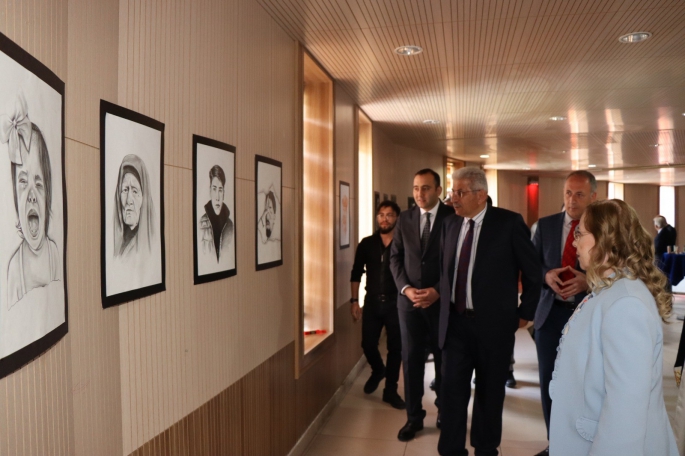 Duyguların kara kalem resim sergisi açıldı