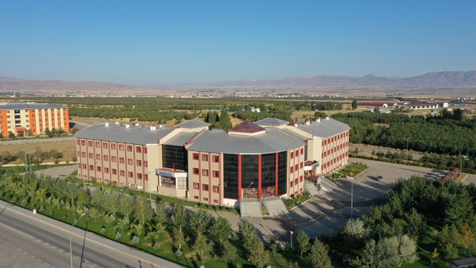 ECZAKDER’den Eczacılık Fakültesine tam akreditasyon