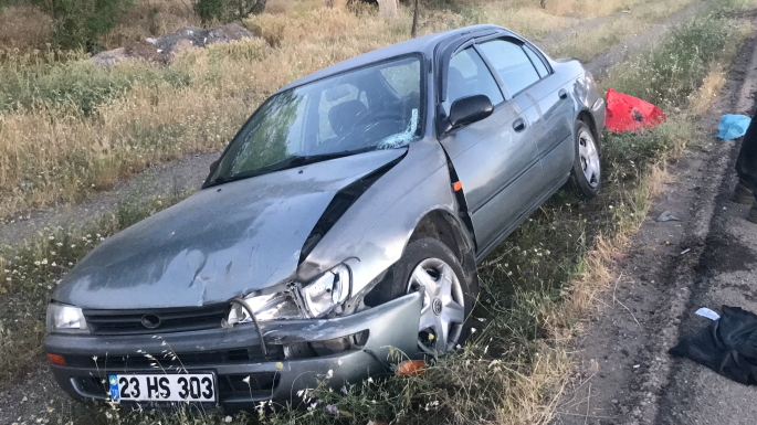 Elazığ’da otomobil yayaya çarptı: 1 yaralı