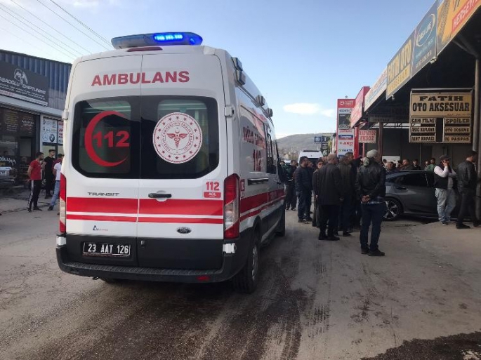 Elazığ’da silahlı kavga: 1’i ağır 3 yaralı
