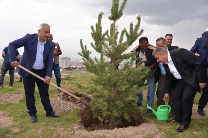 Erzurum’da ‘Fidan Dikimi ve Çevre Temizliği’ etkinliği düzenlendi