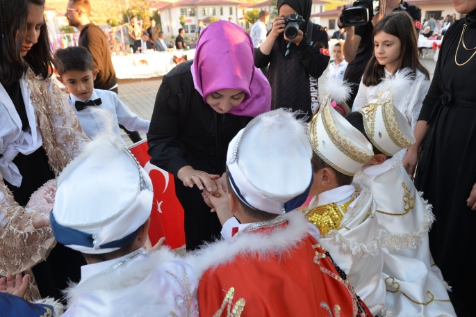 Erzurum’da kıskandıran sünnet töreni