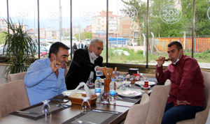 Erzurum’da restoranlar açıldı, Dadaşlar cağ kebabına koştu