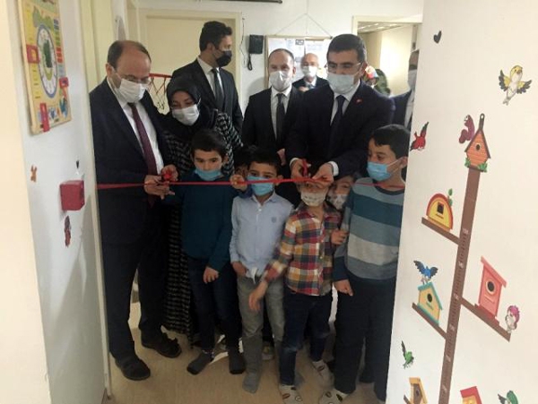 ETÜ Rektörü Prof. Dr. Çakmak’tan devlet korumasındaki çocuklara destek