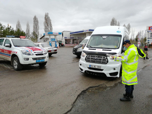Horasan ilçe jandarma trafik ekiplerinden Trafik Haftası’nda uygulama