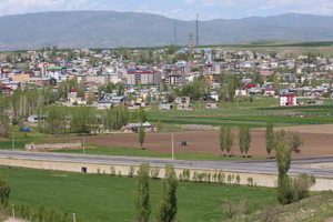 Horasanda 2 mahalle 2 apartman karantinaya alındı