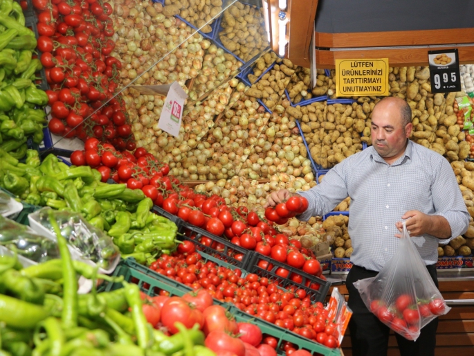 Ilıca domatesi raflardaki yerini aldı