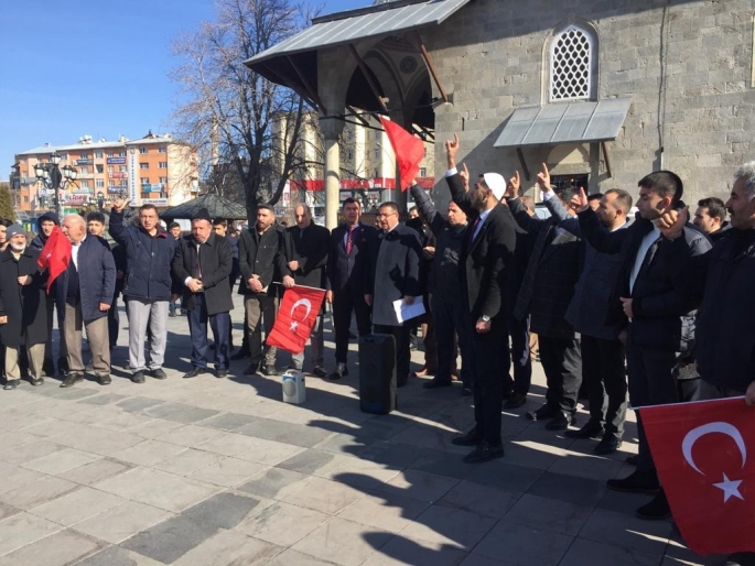 İsveç’e siyasi partilerden tepkiler devam ediyor
