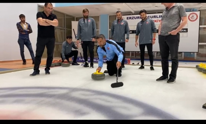 Karan’ın curling keyfi