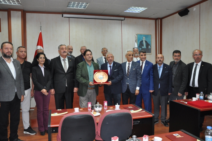 Kocaeli Erzurumlular Kültür ve Dayanışma Vakfı ile Kocaeli Gazeteciler Cemiyeti üyelerinden ETB’ye ziyaret