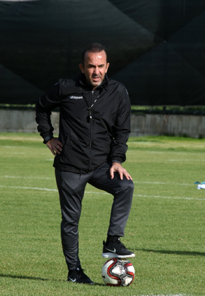 Mehmet Özdilek: “Oyuncu grubunu fiziksel ve zihinsel olarak hazırlamak kolay değil”