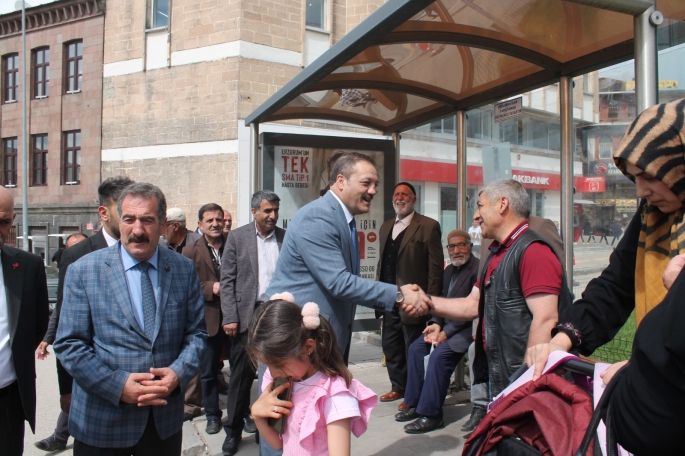 MHP İl Başkanı Karataş esnafı dinledi