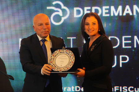 Murat Dedeman’ın anısı Palandöken’i aydınlattı