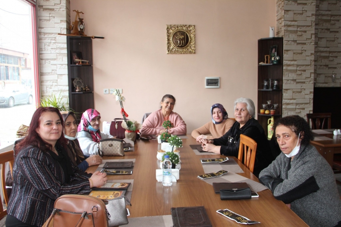 Oltu’da Kadınlar Günü’ne mütevazi kutlama