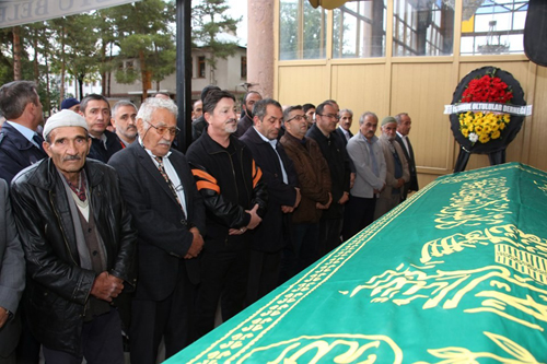 Oltu Tahsin ağabeyisini kaybetti