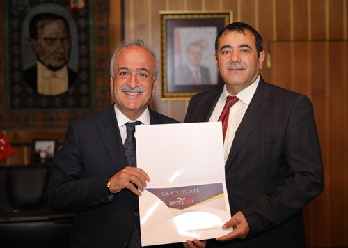 Patent sahibi akademisyenler ödüllerini Rektör Çomaklı’dan aldı